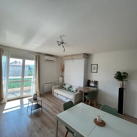 Appartement T1 *